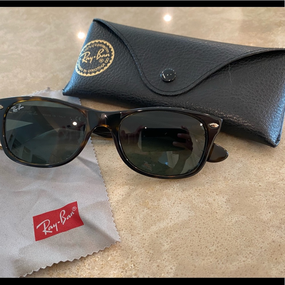 Ray-Ban Wayfarer Classic Sunglass